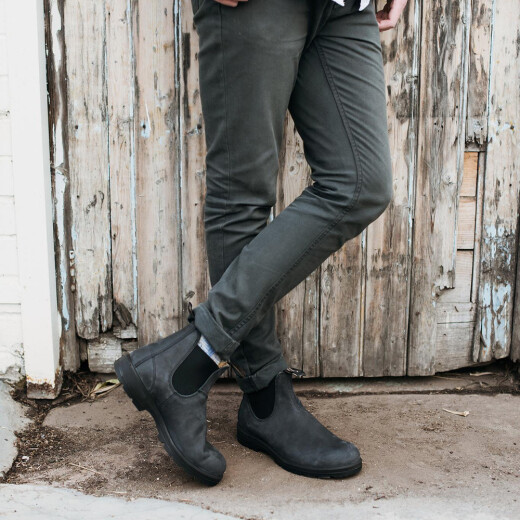 Botas Blundstone Elastic Side V Cut - Rustic Black Botas Blundstone Elastic Side V Cut - Rustic Black