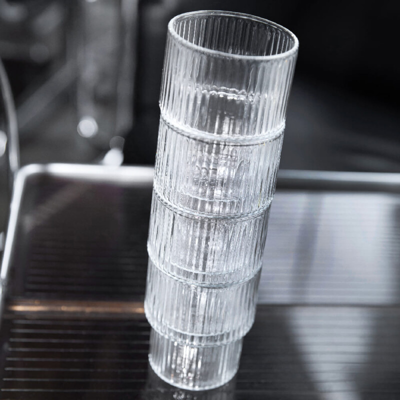 Vaso de vidrio acanalado apilable 300ml Vaso de vidrio acanalado apilable 300ml