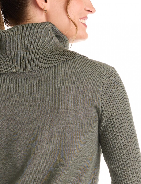 Buzo Cuello Volcado VERDE