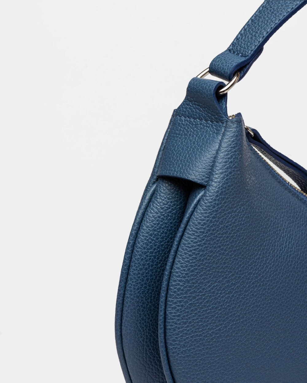 Cartera al Hombro Lua En Cuero Graneado Azul