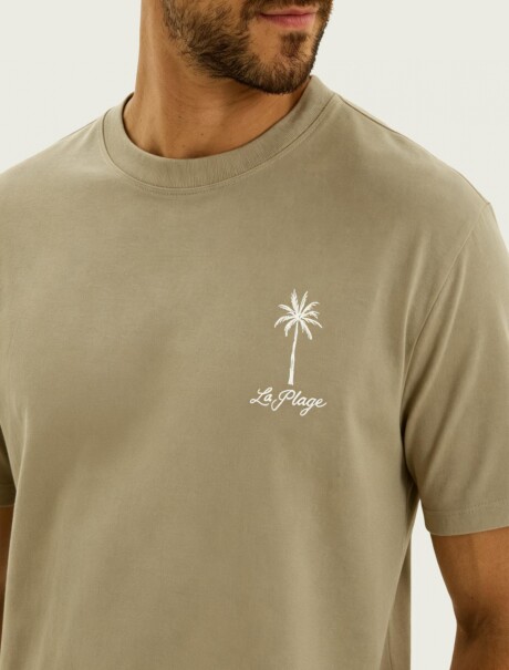 CAMISETA CON ESTAMPA MODELO REGULAR VERDE