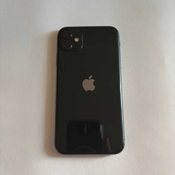 iPhone 11 64 GB - Black iPhone 11 64 GB - Black