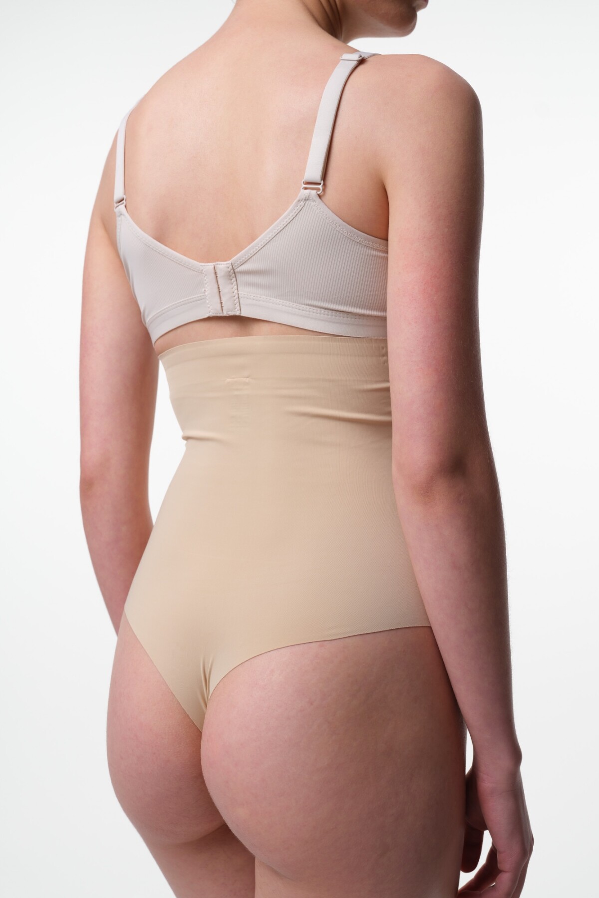 Colaless Slim Ruby Arena