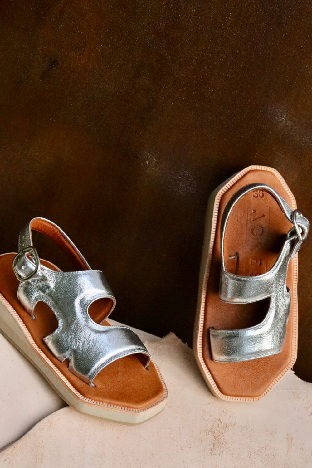 Sandalia Cut Out Plateado