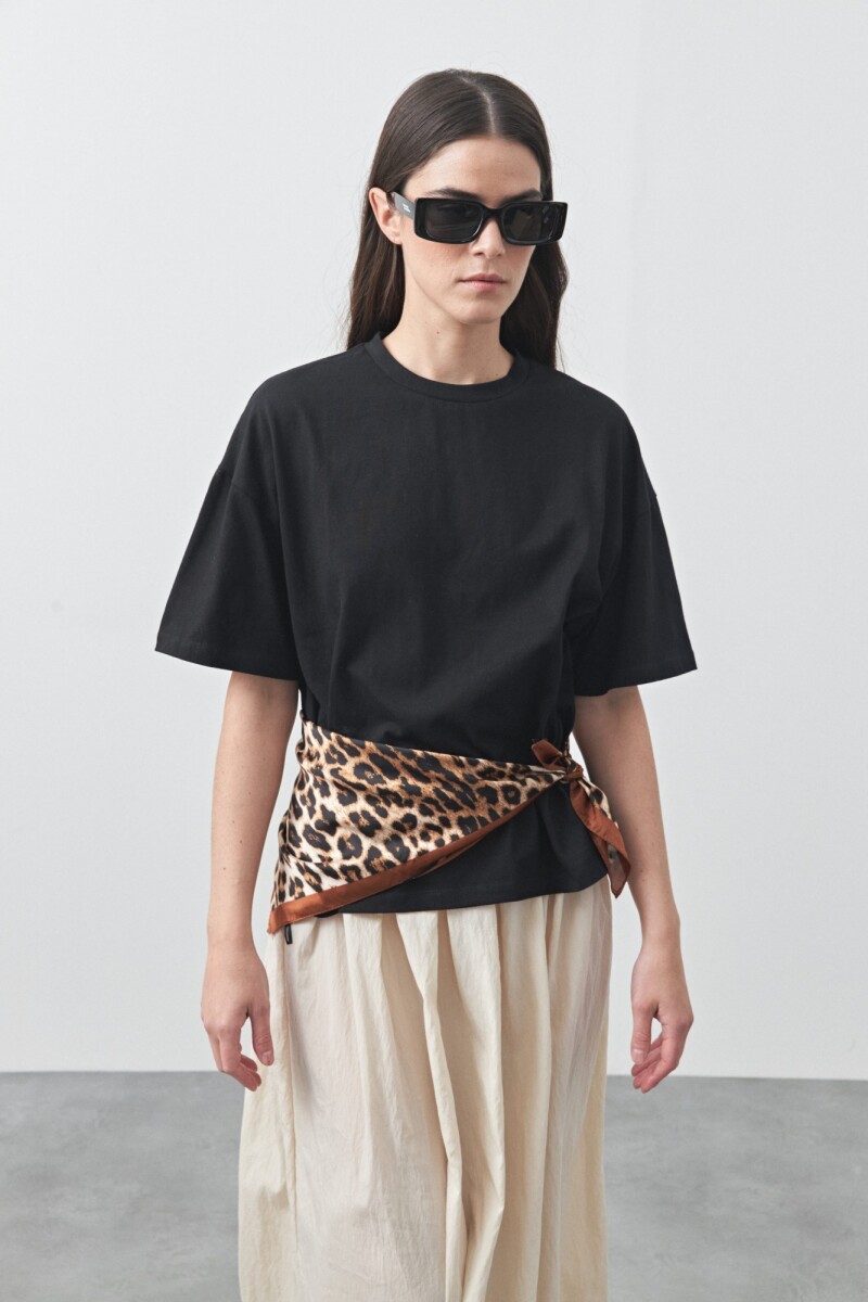 REMERA ERICA Negro