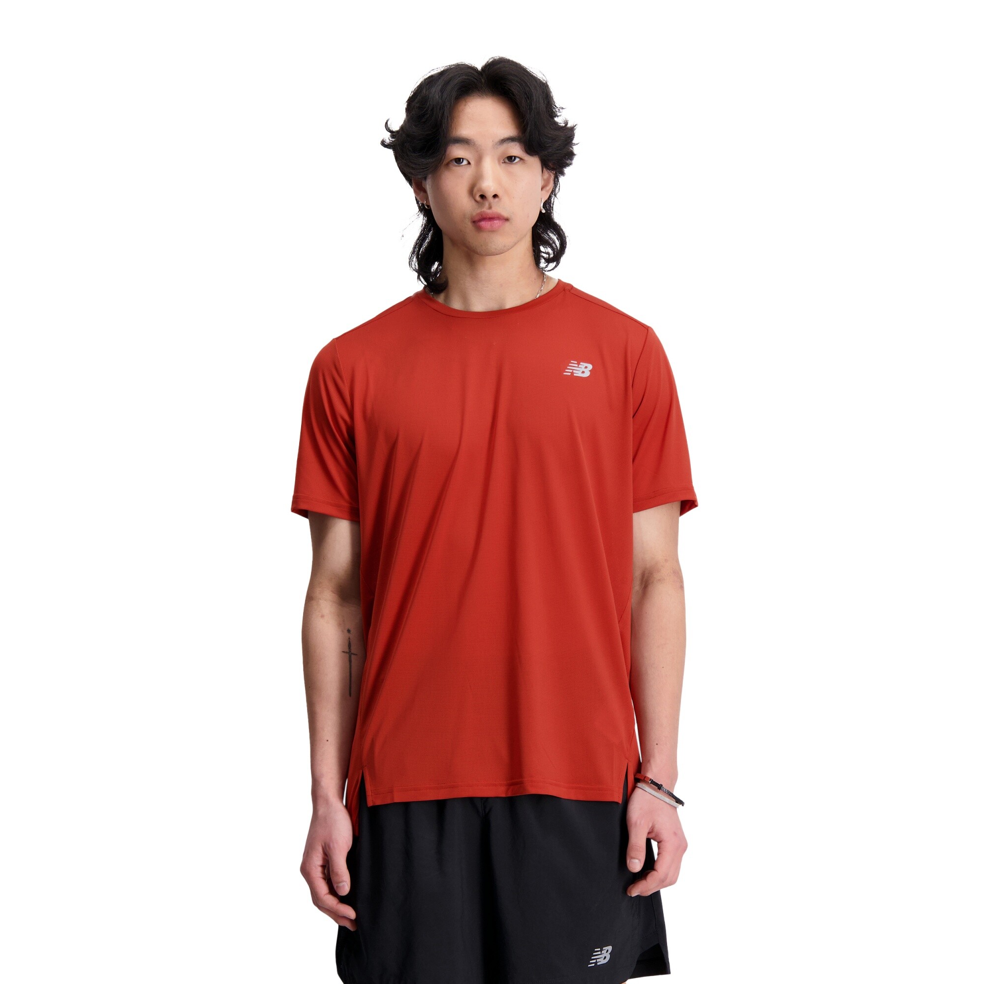 Remera New Balance de hombre ACCELERATE MT23222RKD RED — New