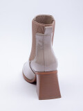 BOTA BUZZ Beige Oscuro