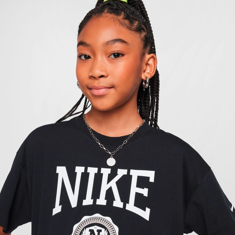 Remera Nike Sportswear de Niños Negro
