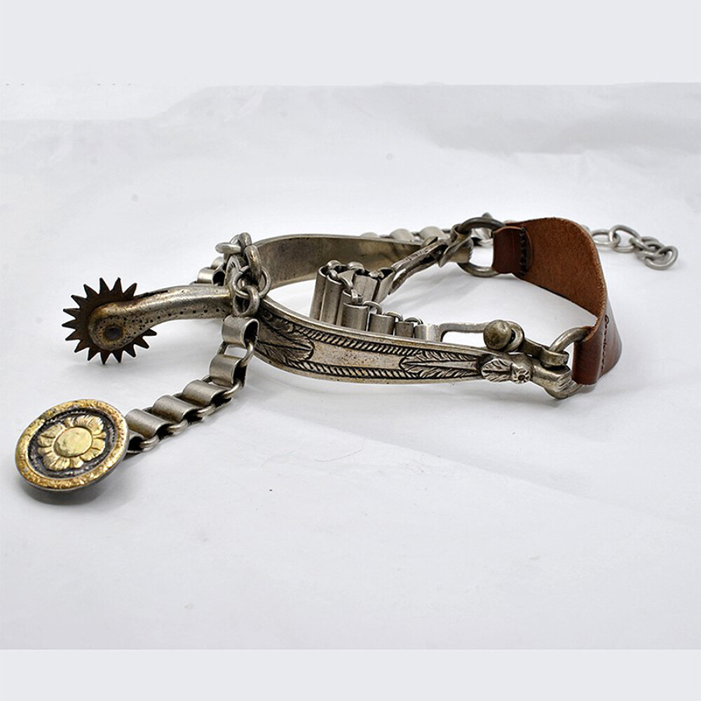 Par De Espuelas En Metal, Plata, Cuero Y Oro Par De Espuelas En Metal, Plata, Cuero Y Oro