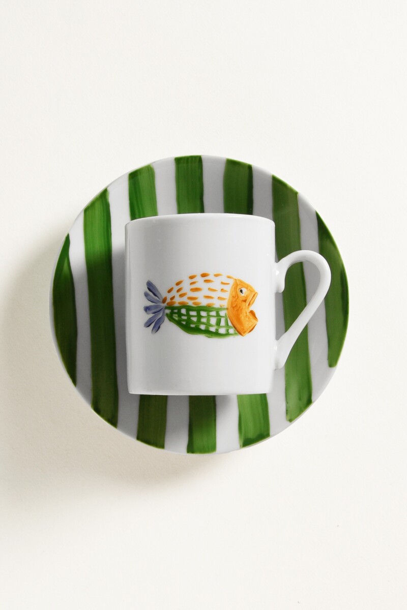 Taza de café con plato selva marina