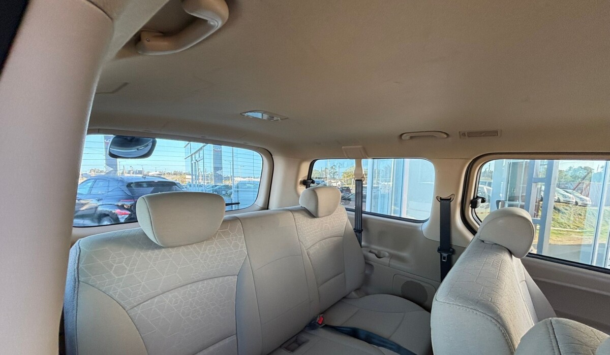 Hyundai H1 Minibus 8Plz 2,4 Nafta - 2021 Hyundai H1 Minibus 8Plz 2,4 Nafta - 2021