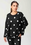 Remera Popi Lunares negro y blanco
