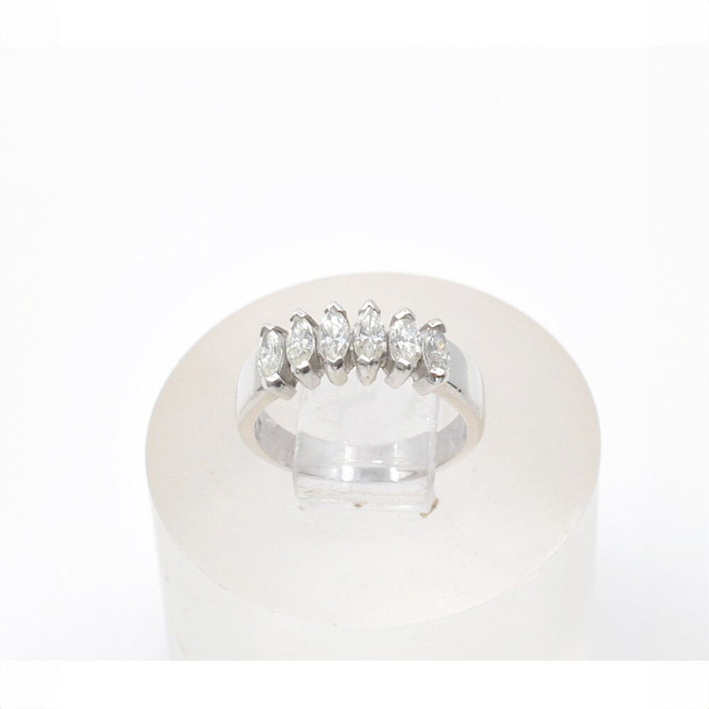 Anillo En Oro 18 K Blanco Con Brillantes Navettes Anillo En Oro 18 K Blanco Con Brillantes Navettes