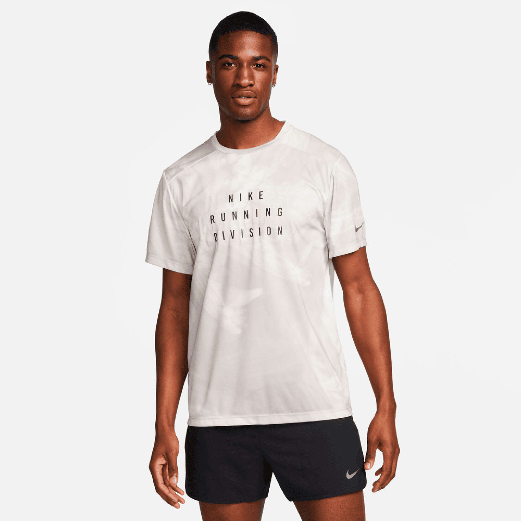 Camiseta Nike Dri Fit Run Division Rise 365 de Hombre Negro La Cancha