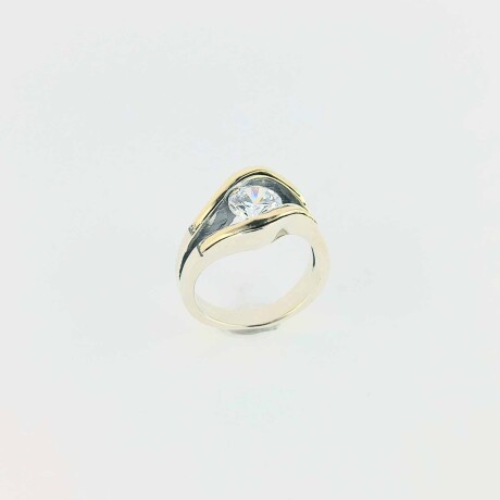 Anillo de plata 925, double en oro 18 ktes y circonia. Anillo de plata 925, double en oro 18 ktes y circonia.