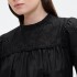 V-SS EYELET SCALLOP TOP BLACK 22