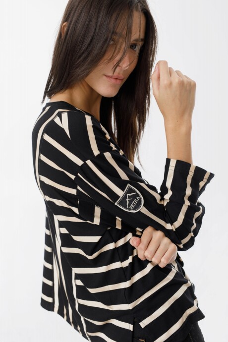 Remera Viento Raya Negra