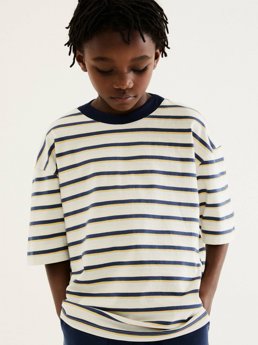 CAMISETA INFANTIL OVERSIZED CON ESTAMPA - MULTICOLOR 