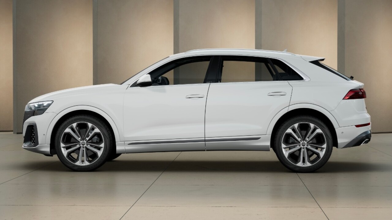 audi-q8.jpg