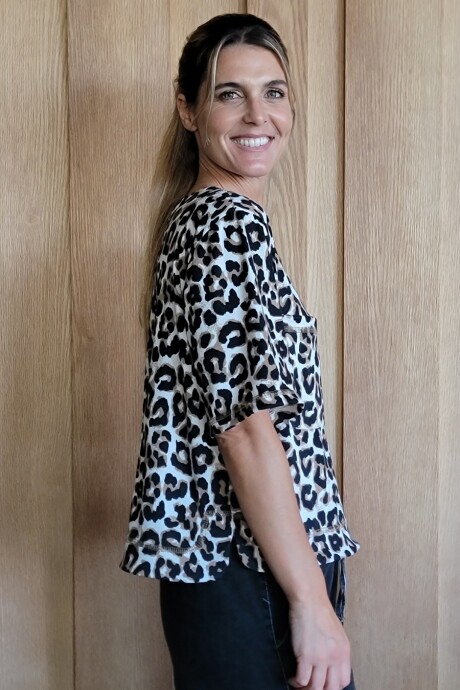 Remera Fresa Animal Print