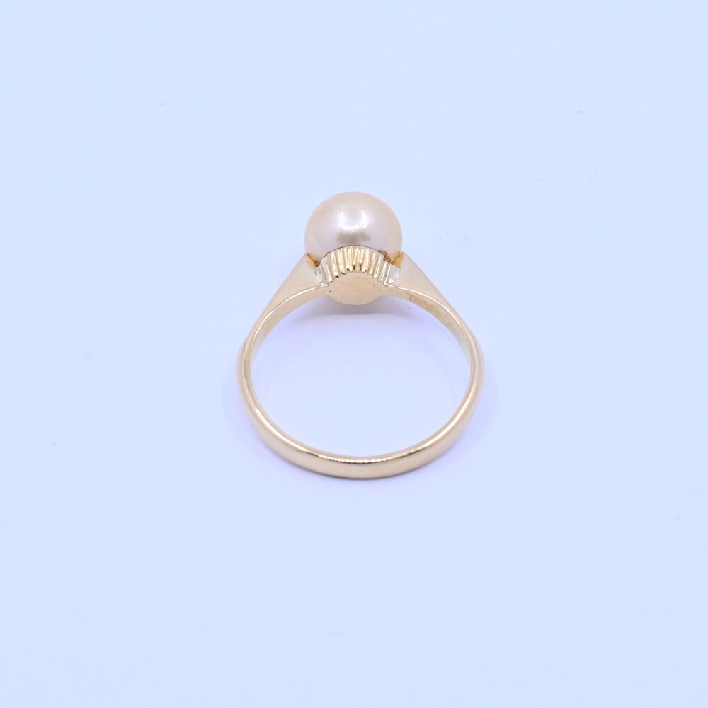 Anillo oro 18k con perla de cultivo 8 mm. Anillo oro 18k con perla de cultivo 8 mm.