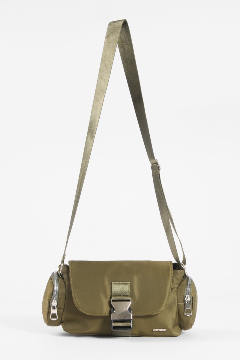 Bandolera de tela con tapa y hebilla verde