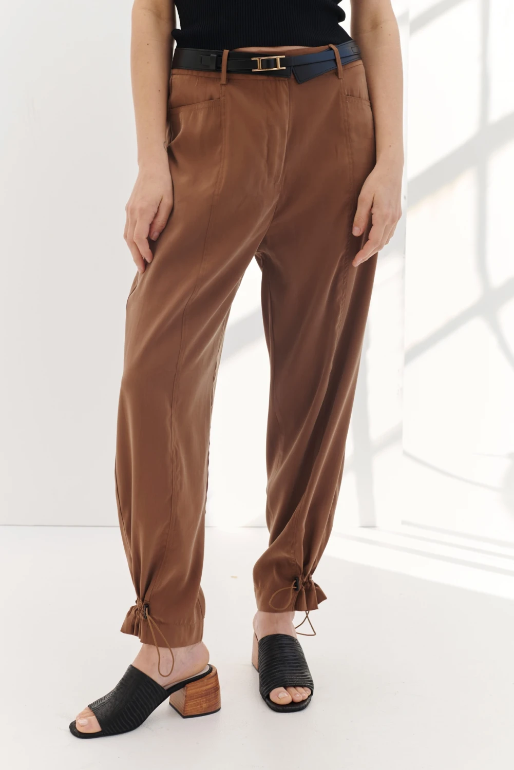 PANTALON ZIP camel 3