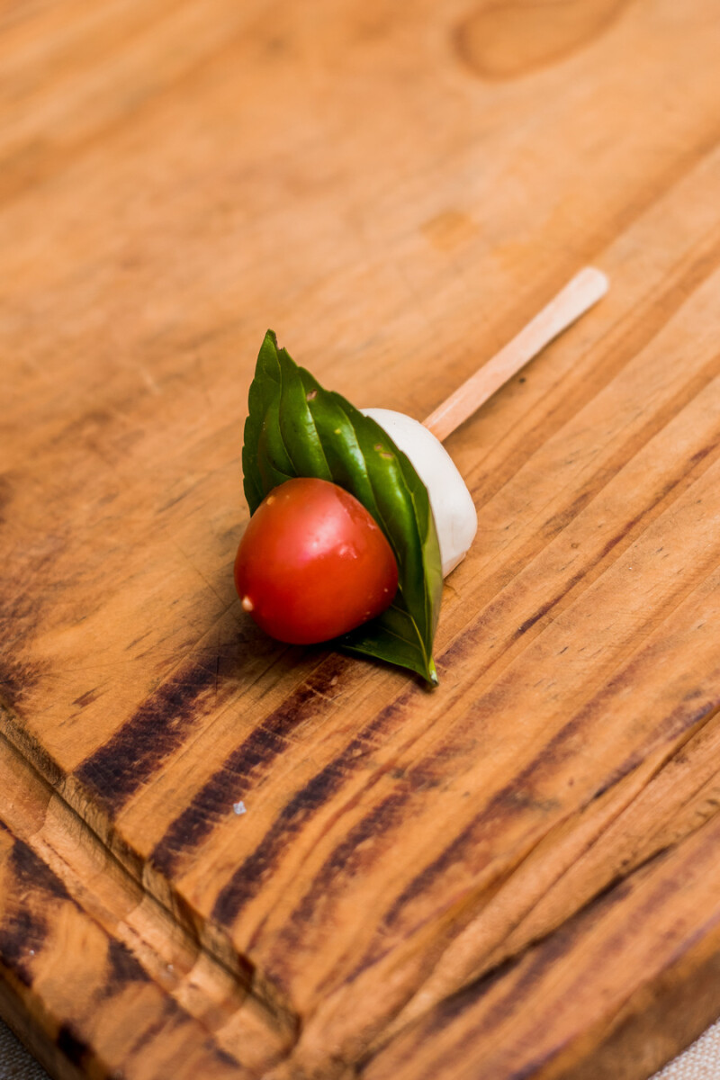 Pincho capresse con perla 