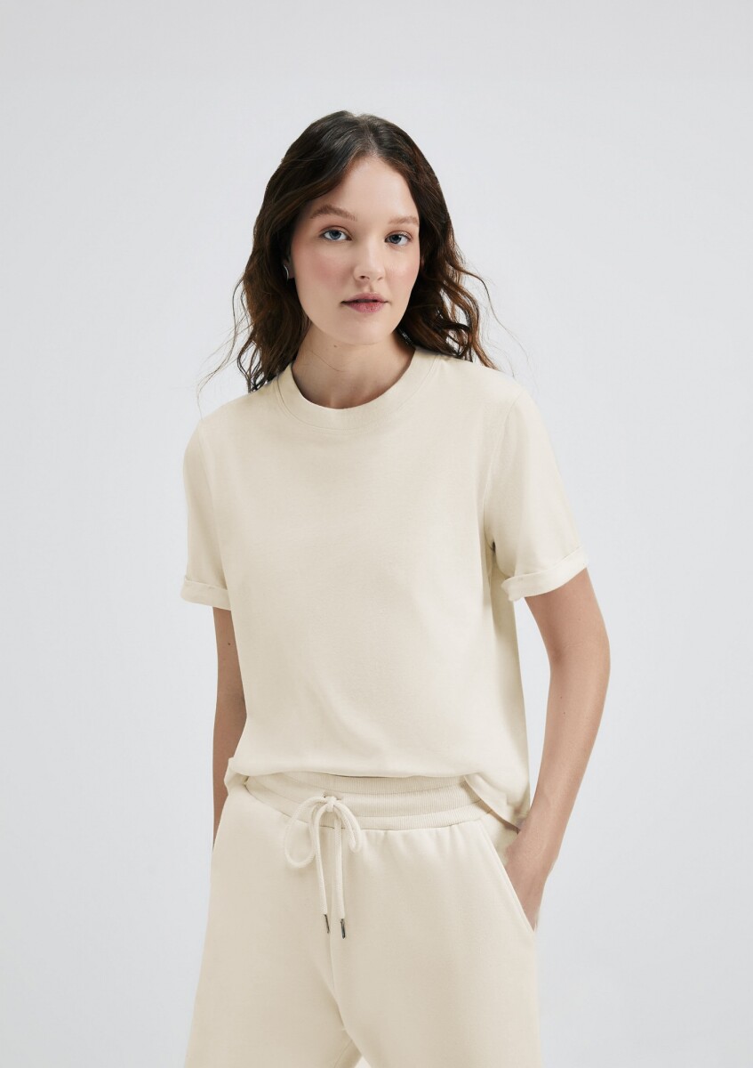 BLUSA BÁSICA CON PLIEGE - BEIGE 