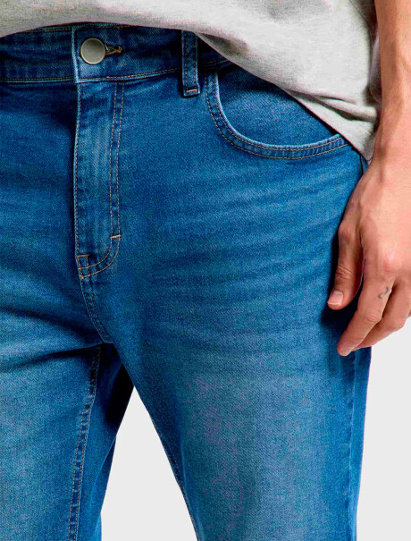 PANTALONES VAQUEROS AJUSTADOS BÁSICOS CON ELASTANO AZUL