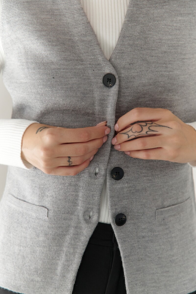 CHALECO TEJIDO GRIS