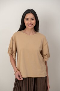 REMERA DHARA Camel