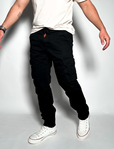 Pantalón cargo con puño León Negro
