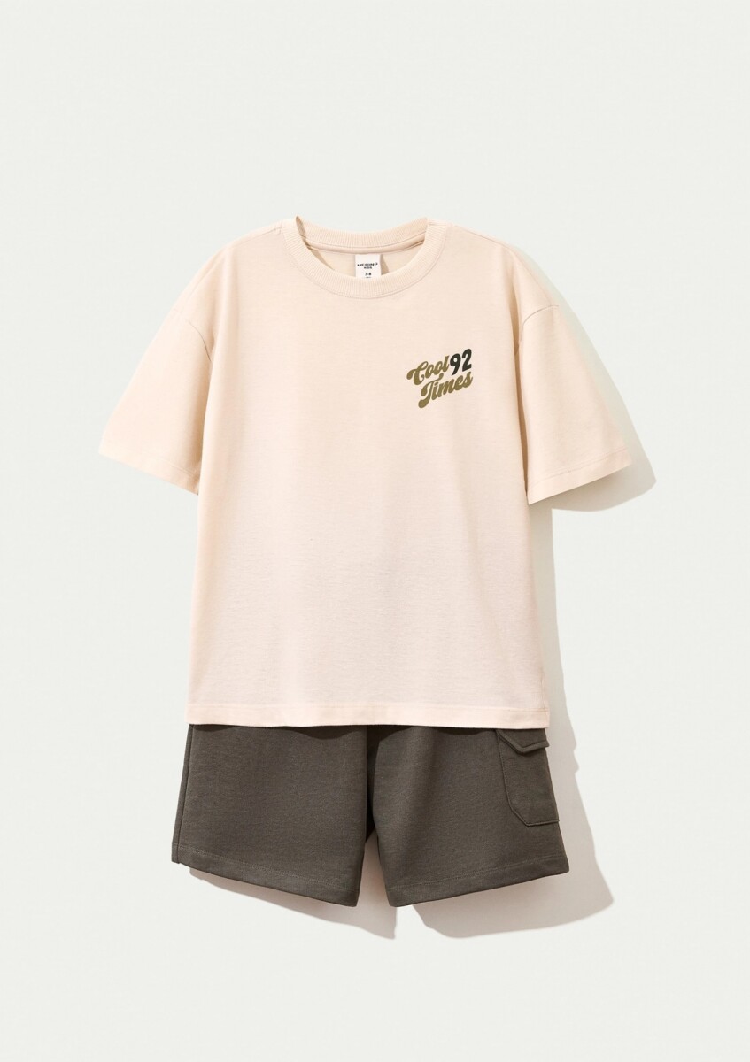 CONJUNTO INFANTIL CON ESTAMPA - BEIGE 