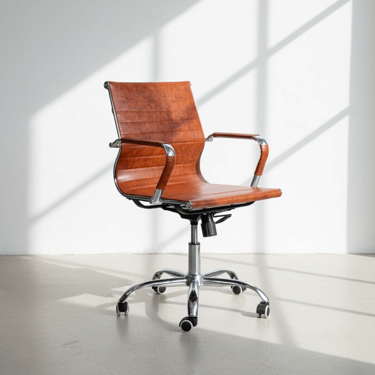 SILLA DE ESCRITORIO - SIMIL-CUERO MARRON D-101 