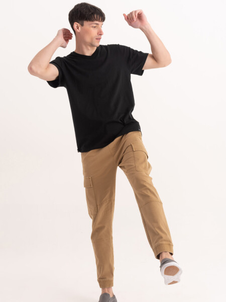 Pantalón cargo Camel