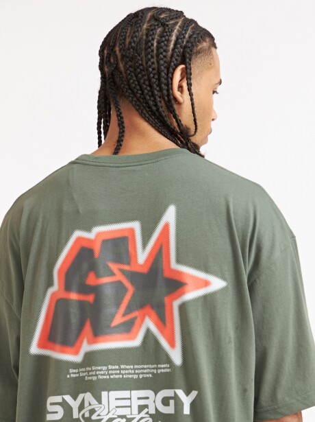 REMERA BOXY SYNGERY VERDE