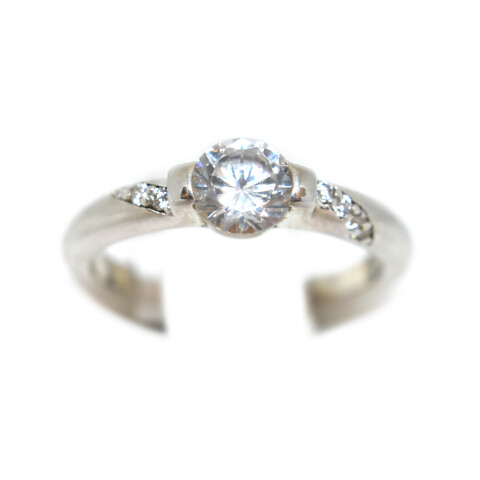 Anillo en Plata 925 con Zirconias Anillo en Plata 925 con Zirconias