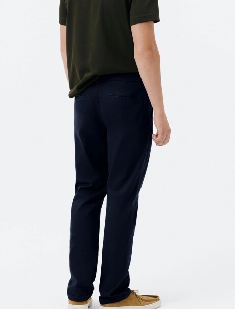 PANTALÓN MODELO CHINO SLIM AZUL