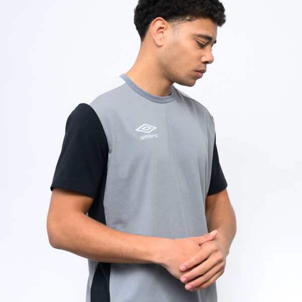 REMERA CUTS Umbro Hombre 025