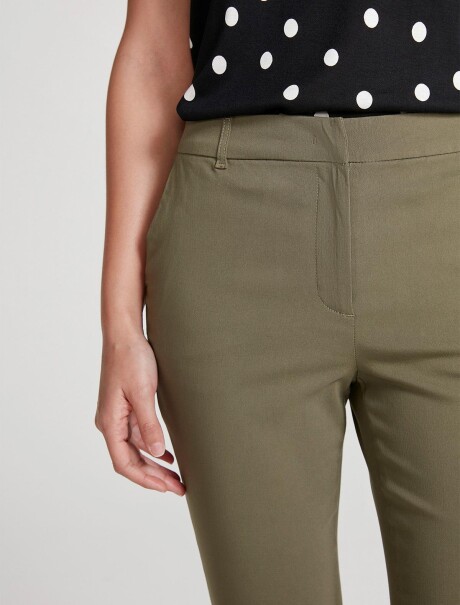 PANTALÓN BÁSICO SASTRERO VERDE