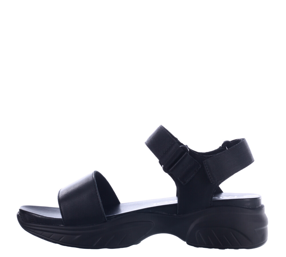 Sandalia SACURA con plataforma deportiva y tobill Black