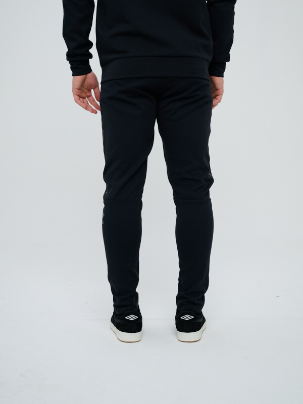 PANTALÓN JOGGER TERRACE Umbro Hombre 002