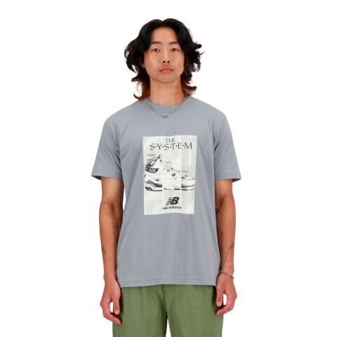 Remera New Balance de Hombre - GRAPHIC ARCHIVE - MT41595YST BEIGE