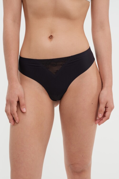 Colaless Linette Negro