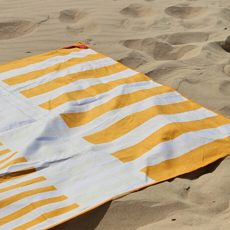 Toalla de microfibra con bolsillos Club Petates Amarillo