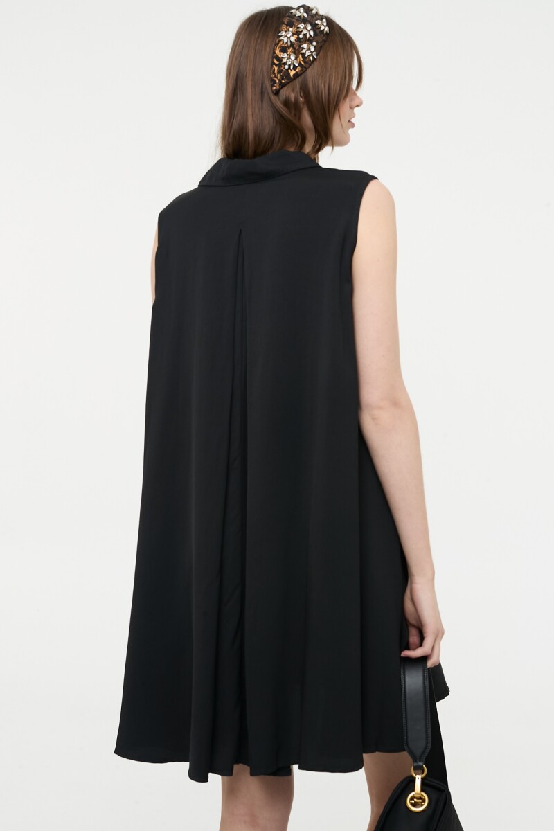 VESTIDO CORTO CON CUELLO Negro