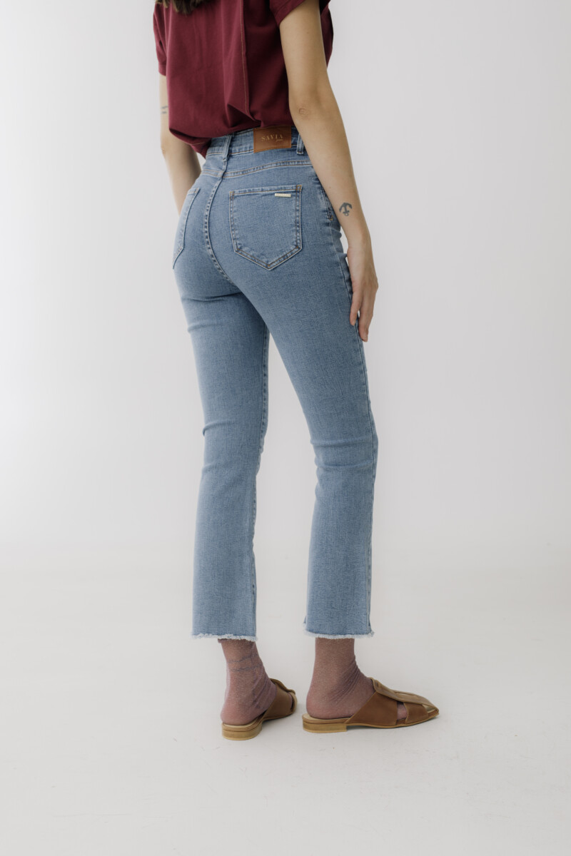 JEAN CROPPED AWA Celeste
