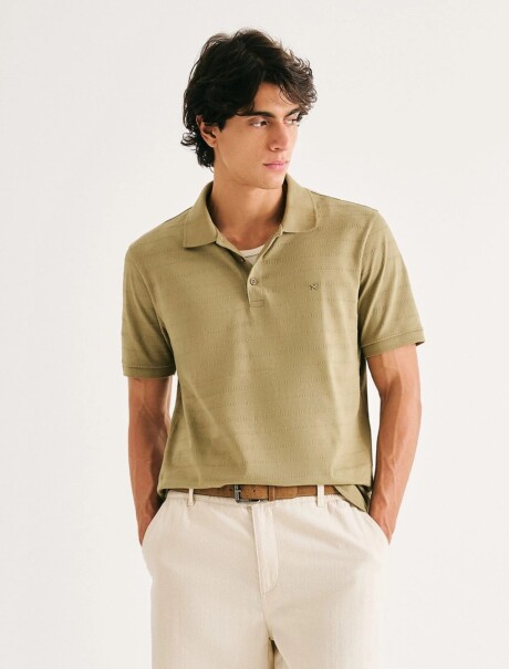 CAMISETA TIPO POLO CON RAYAS TEXTURIZADAS VERDE