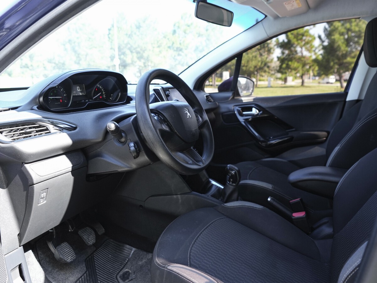 Peugeot 208 Active 1.2 Extra Full | Permuta / Financia Peugeot 208 Active 1.2 Extra Full | Permuta / Financia